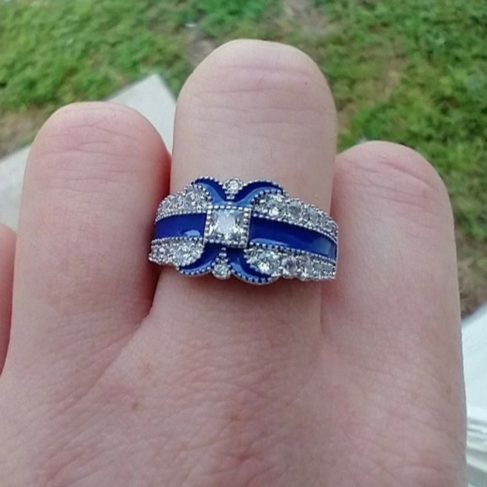 Sterling Silver Sapphrie Ring Size 5.25 NEW!